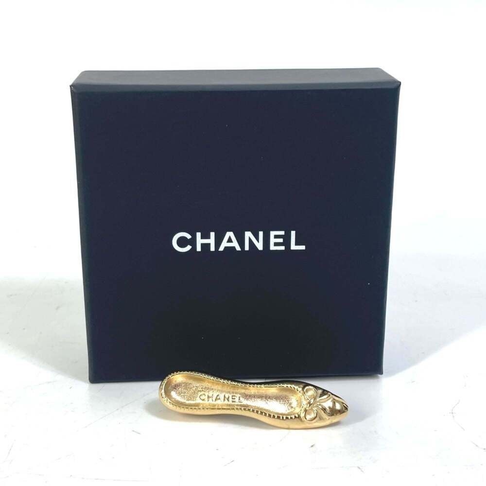 CHANEL Authentic Gold Brooch - Picture 11 of 11